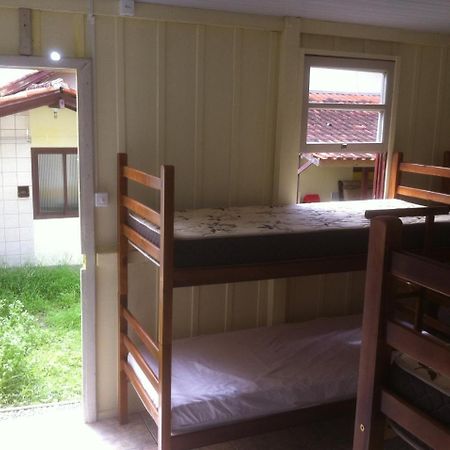 Hostel Casa Da Praia Picarras Bagian luar foto