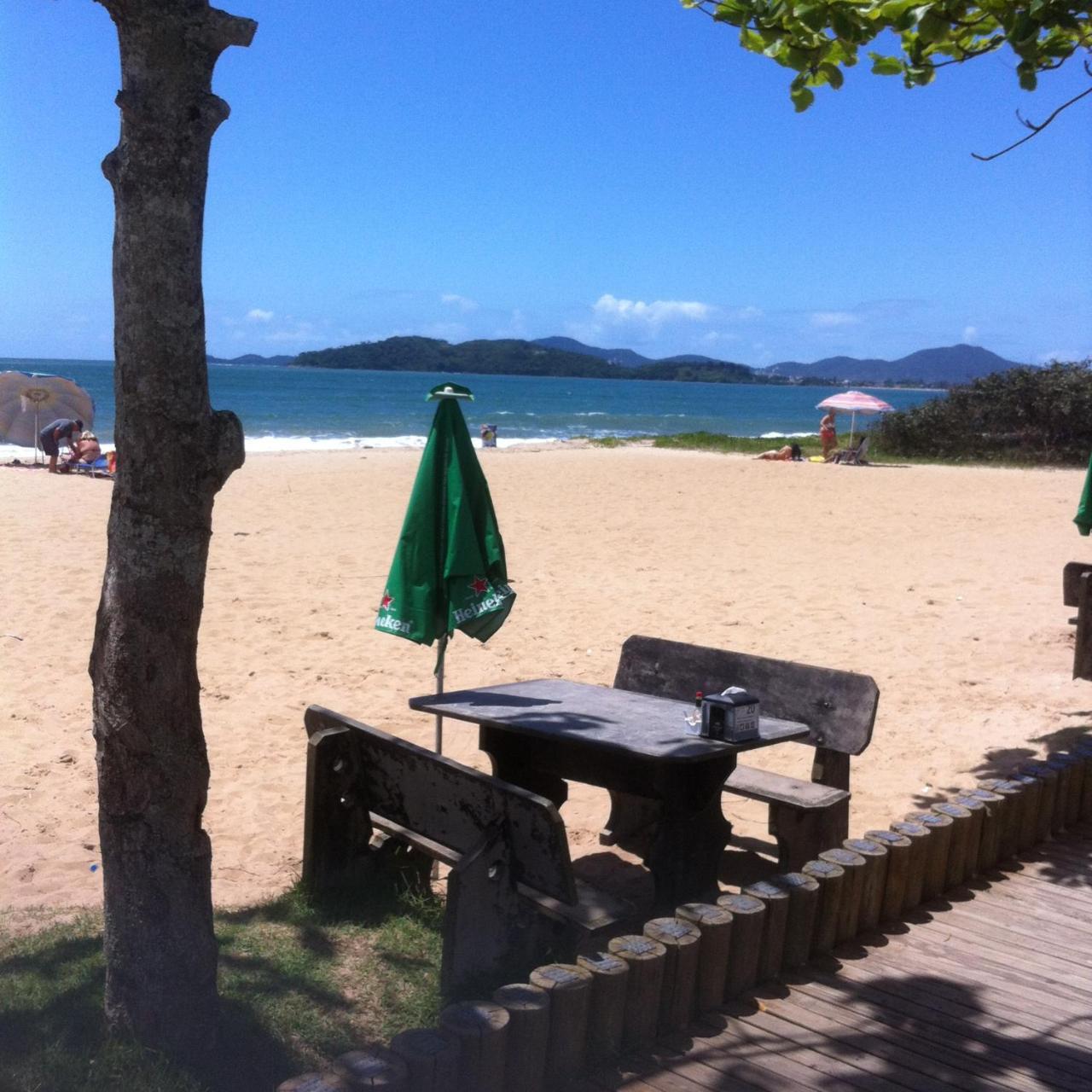 Hostel Casa Da Praia Picarras Bagian luar foto