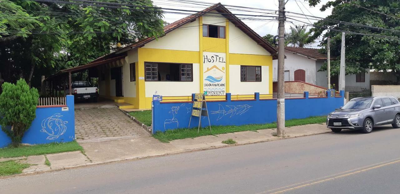 Hostel Casa Da Praia Picarras Bagian luar foto